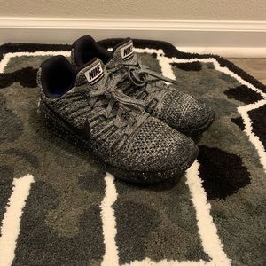 Nike Lunarepic Low Flyknit 2 Oreo Size 8 Women
